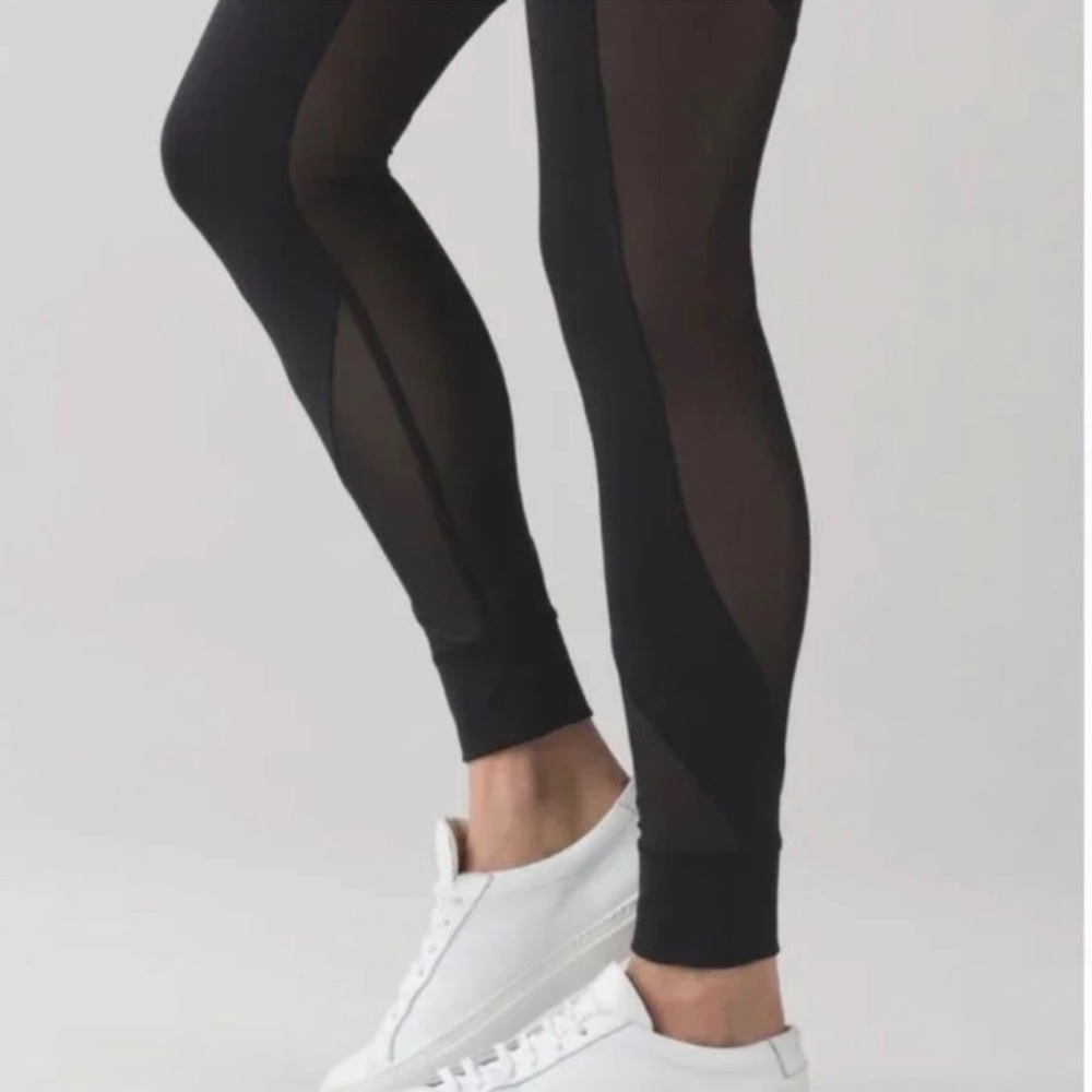 Size 4 Lululemon Hot Like Agni Pant in Black